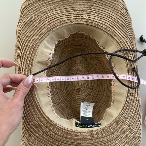 Tan Straw Hat - High-Quality Cowboy Hat – Adjustable & Shapeable - Picture 4 of 5